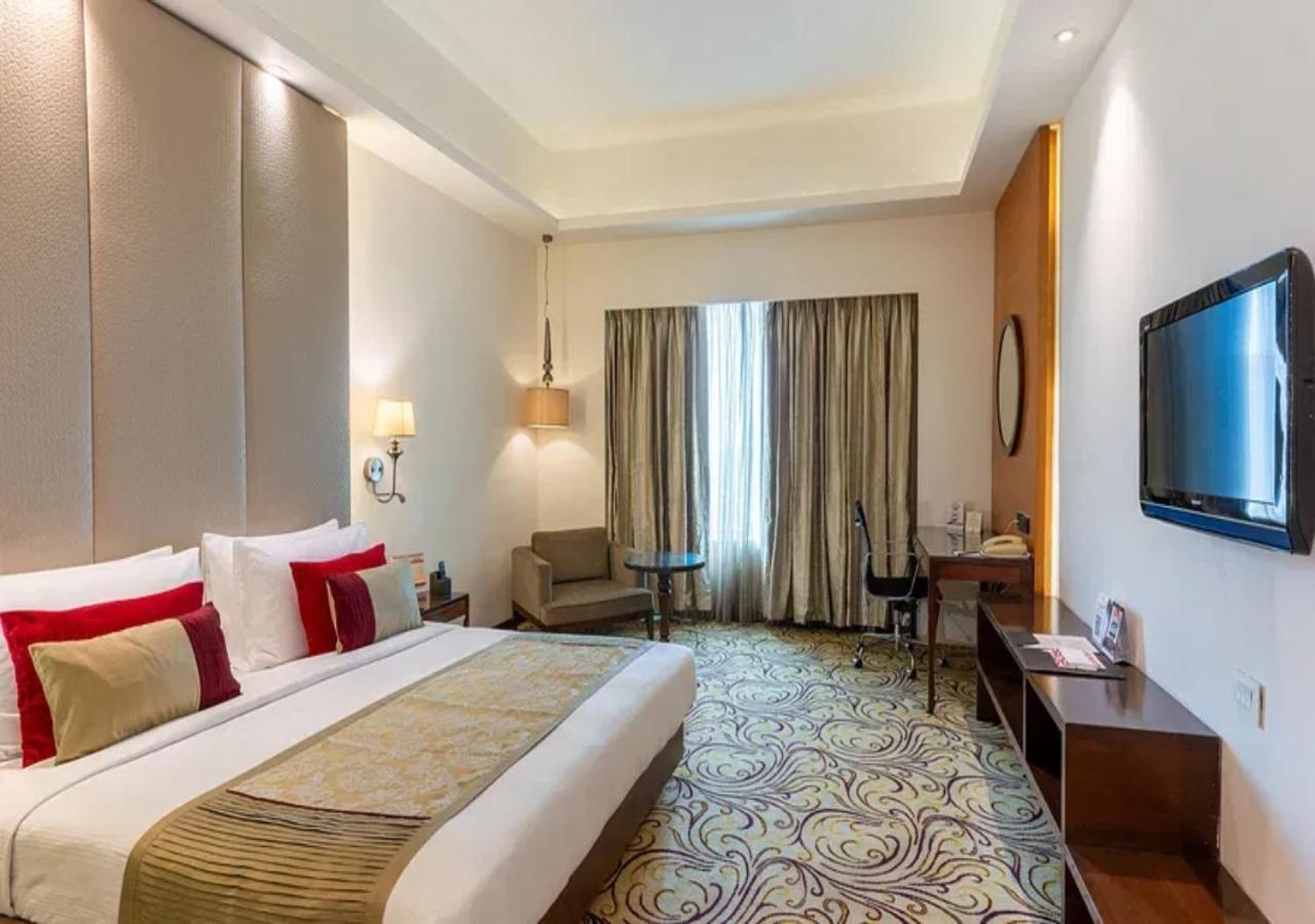 Hotel O Cean Near Igi Airport 4*